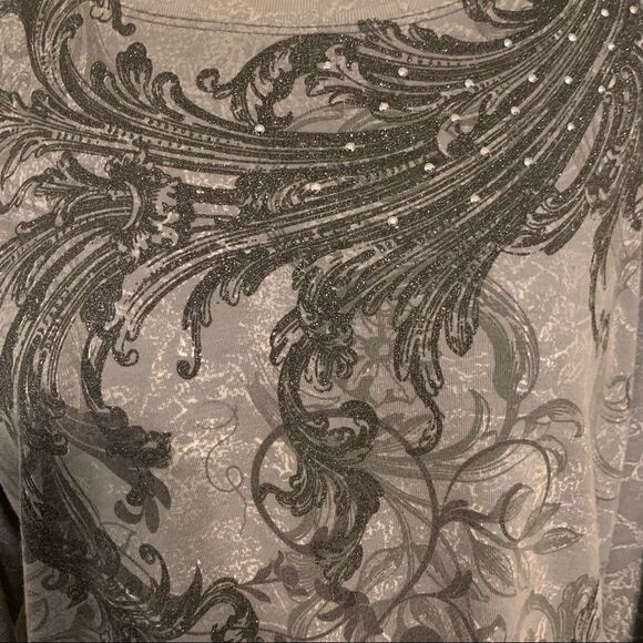 Nicole Miller Gray Flourish Top - Picture 5 of 7